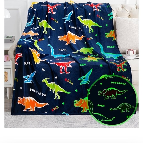 NWT Colorful Dinosaur Blanket Glow in the Dark  Blue 50"x60"  🦖 🦕 - Picture 1 of 7